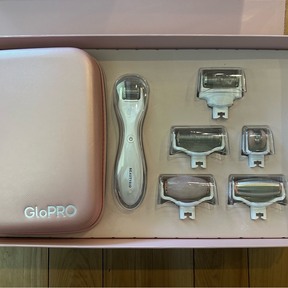 GoPro The Complete GLO Skincare Tool Set - Picture 3 of 4